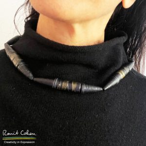 Co-Cy-Necklace-Black.-Gold-3